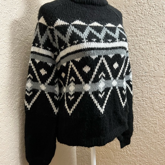 SO Heritage Women’s Black and Gray Knit Sweater SZ S Item SW01 - Picture 6 of 7